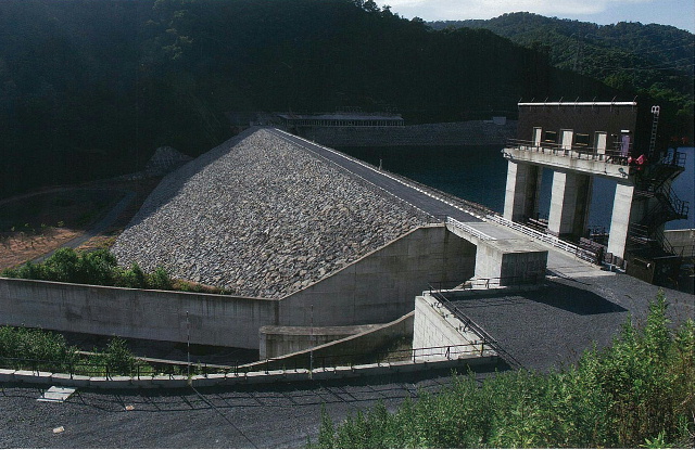 京極ダム
