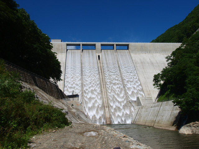 湯西川ダム